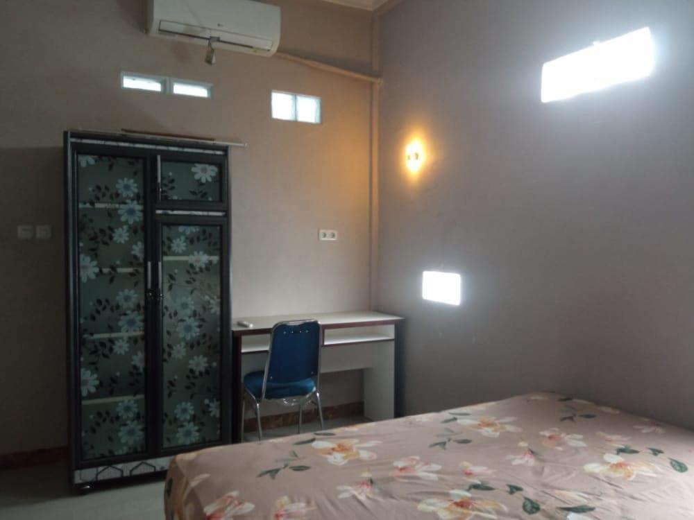 Oyo 93341 Ananda Syariah Pekanbaru